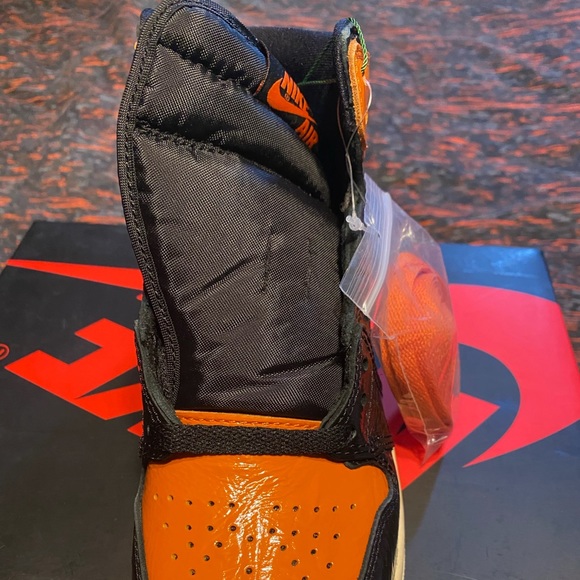 Air Jordan 1 Retro High OG GS - Picture 7 of 7